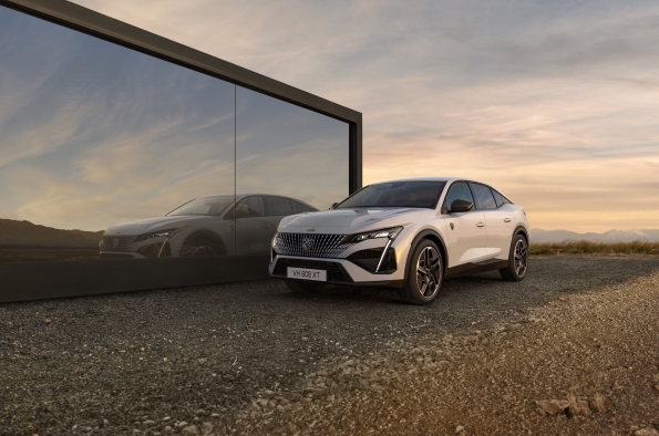 p3-1 Peugeot rebaja los precios de su gama electrificada para facilitar el acceso a la movilidad sostenible