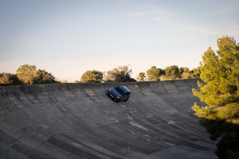 FC-Barcelona-players-customise-their-new-CUPRAs-during-an-adrenaline-fuelled-driving-experience-at-the-Terramar-Circuit_07_HQ Los jugadores del FC Barcelona personalizan sus CUPRA