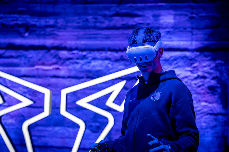 FC-Barcelona-players-customise-their-new-CUPRAs-during-an-adrenaline-fuelled-driving-experience-at-the-Terramar-Circuit_11_HQ Los jugadores del FC Barcelona personalizan sus CUPRA