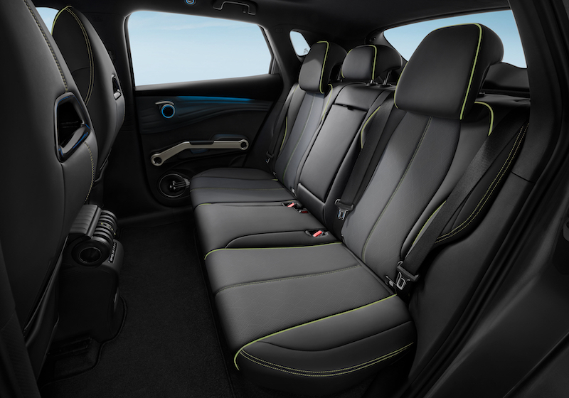 20、ATTO32025_LHD_Interior_RearSeat_download_JPG El renovado BYD ATTO 3 llega con más estilo, equipamiento y carga rápida