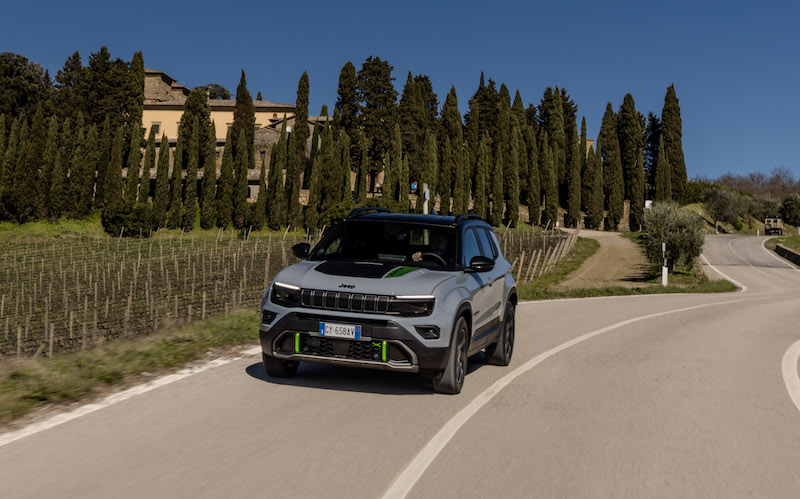 JeepAvenger4xe_STORM8 El Jeep® Avenger 4xe debuta en la carretera
