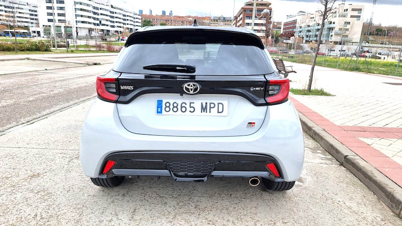 Toyota-Yaris-Gr-trasera Toyota Yaris 1.5 e-CVT un compacto híbrido con ADN deportivo