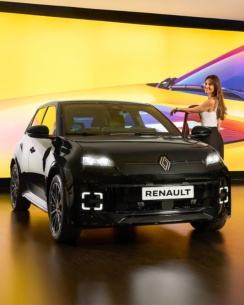 Ariadne-Artiles-descubierto Cinco embajadores de renombre se suman a la revolución del Renault 5 E-Tech eléctrico