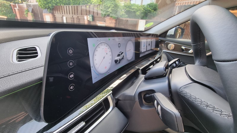 Ebro-pantallas EBRO S700 Luxury 147 CV, el regreso de una leyenda con ADN europeo