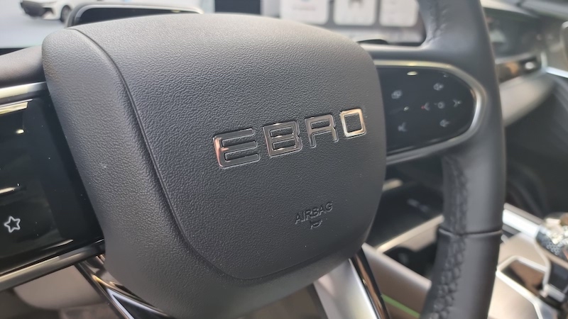 Ebro-volante EBRO S700 Luxury 147 CV, el regreso de una leyenda con ADN europeo