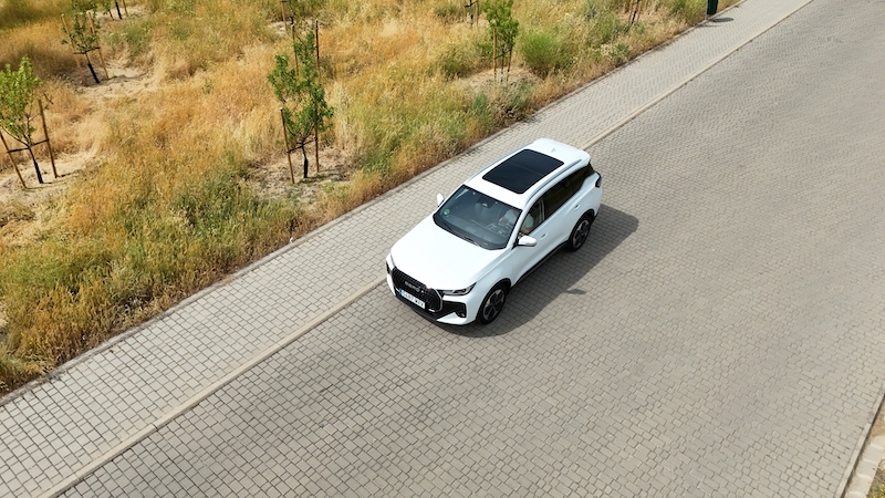 Exterior-desde-arriba EBRO S700 Luxury 147 CV, el regreso de una leyenda con ADN europeo