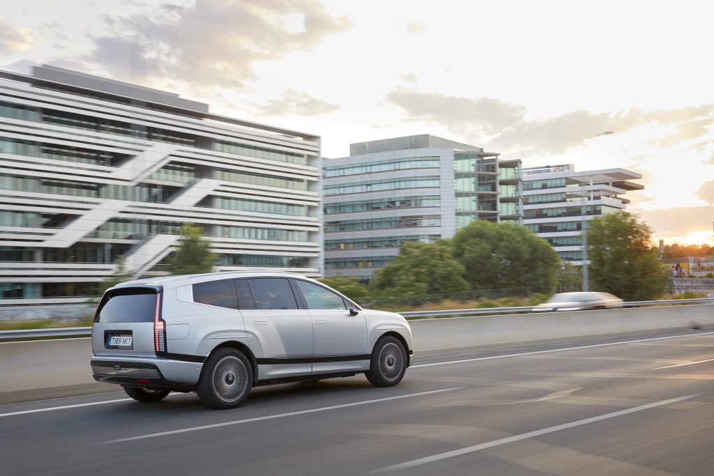 IONIQ-9-Exterior-33-1024x683 IONIQ 9 el SUV eléctrico más grande, lujoso e inteligente de Hyundai ya está a la venta