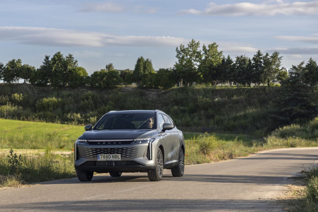 Omoda-9-Carretera-25-1024x683 OMODA 9 SHS el superhíbrido enchufable que redefine la eficiencia con 537 CV y hasta 1.100 km de autonomía