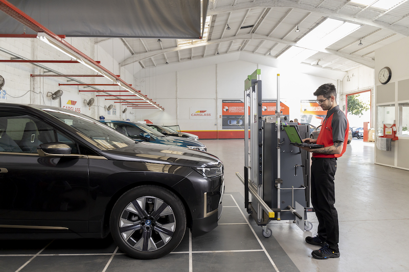 Recalibracion_de_los_sistemas_ADAS-2 Operación salida, así te ayudan los sistemas ADAS en tus viajes de verano