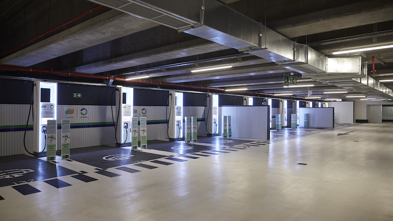 img_5 Inaugurada en Madrid la mayor estación de carga rápida de España con 40 plazas y energía 100% renovable