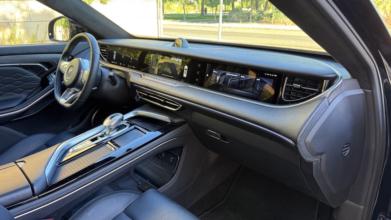 Dongfen-pantalla-3 Dongfeng Voyah Free: tecnología, lujo y potencia eléctrica made in China