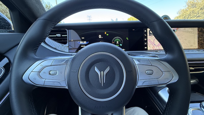 Dongfeng-seguridad-al-volante Dongfeng Voyah Free: tecnología, lujo y potencia eléctrica made in China