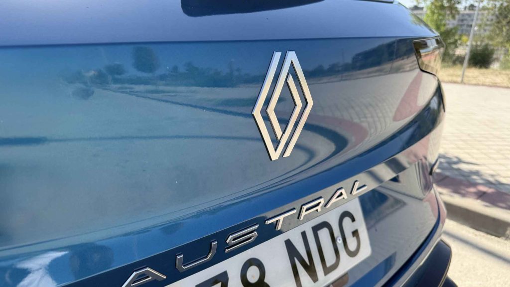 Renault-Austral-logotipo-1024x576 Renault Austral Esprit Alpine E-Tech 200 el SUV híbrido que marca diferencia