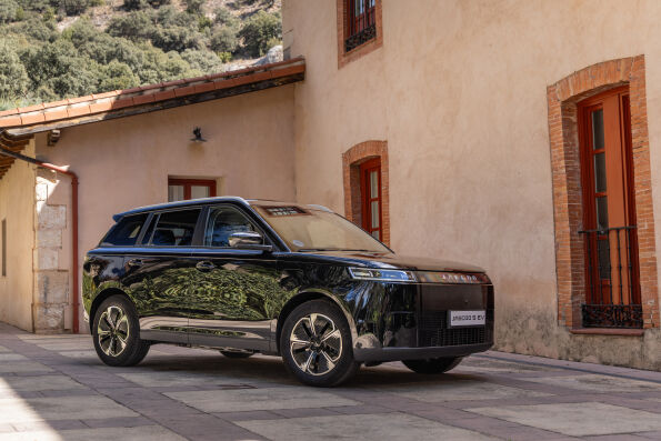 JAECOO-5-EV JAECOO 5 gasolina y eléctrico: el nuevo SUV compacto que redefine la aventura urbana