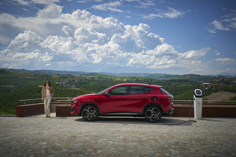NEW-TONALE-LATERAL Nuevo Alfa Romeo Tonale 2025: más deportivo, más italiano, más emocionante que nunca