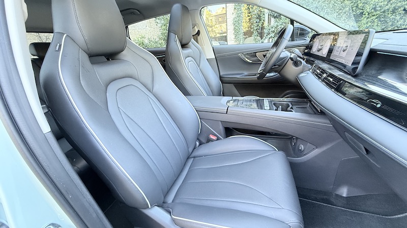 Omoda-plazas-delanteras Prueba Omoda 5 MY25 1.6 TGDI el SUV compacto chino que se pone a la altura de Europa