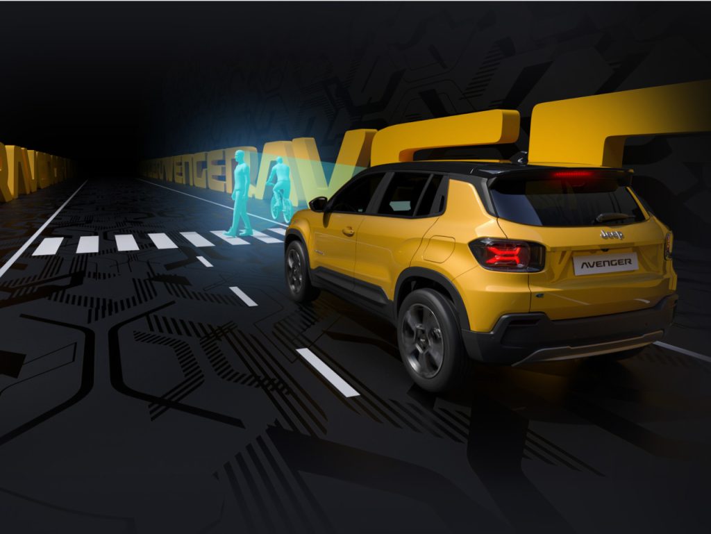 JEEP-AVENGER-MY25-1280X960-AUTONOMOUS-BREAKING-1024x769 Jeep Avenger Summit MHEV 100 CV: el pequeño SUV que se hace grande en estilo y eficiencia