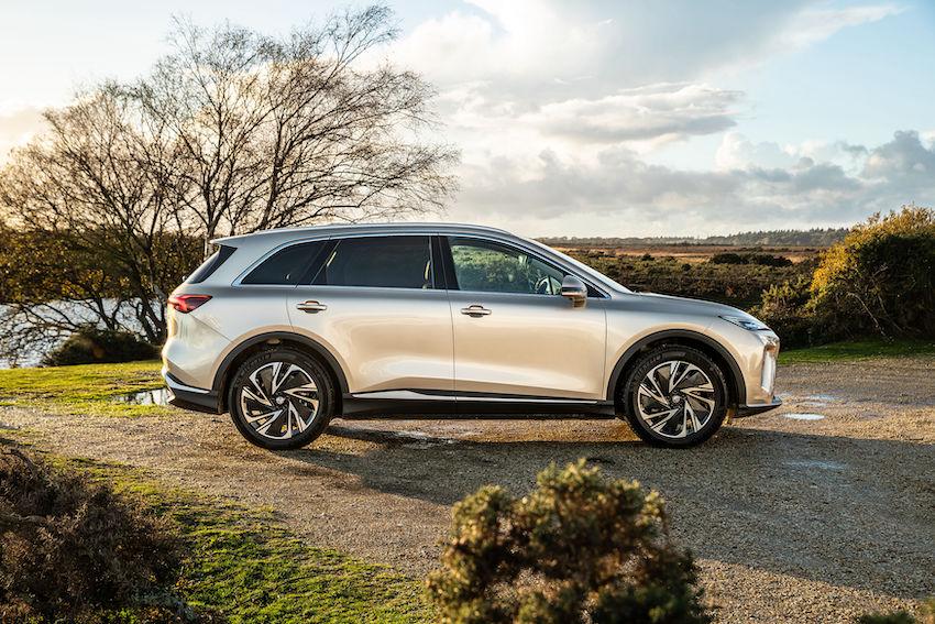 MG S6 EV SUV eléctrico familiar perfil lateral