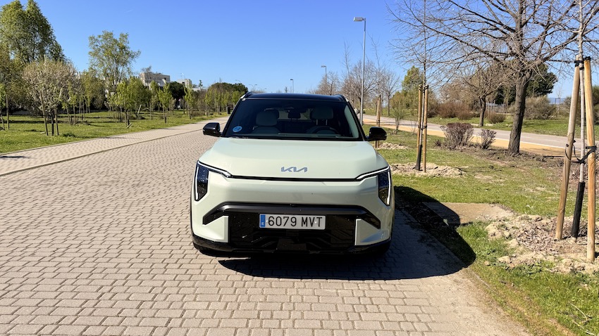 KIA-EV3-frontal Prueba Kia EV3 GT-Line 2025 — El SUV eléctrico compacto que acerca el futuro: 81,4 kWh, hasta 563 km WLTP y diseño rompedor