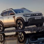Nuevo Dacia Duster posando sobre terreno rocoso con etiqueta ECO y garantía de hasta 7 años