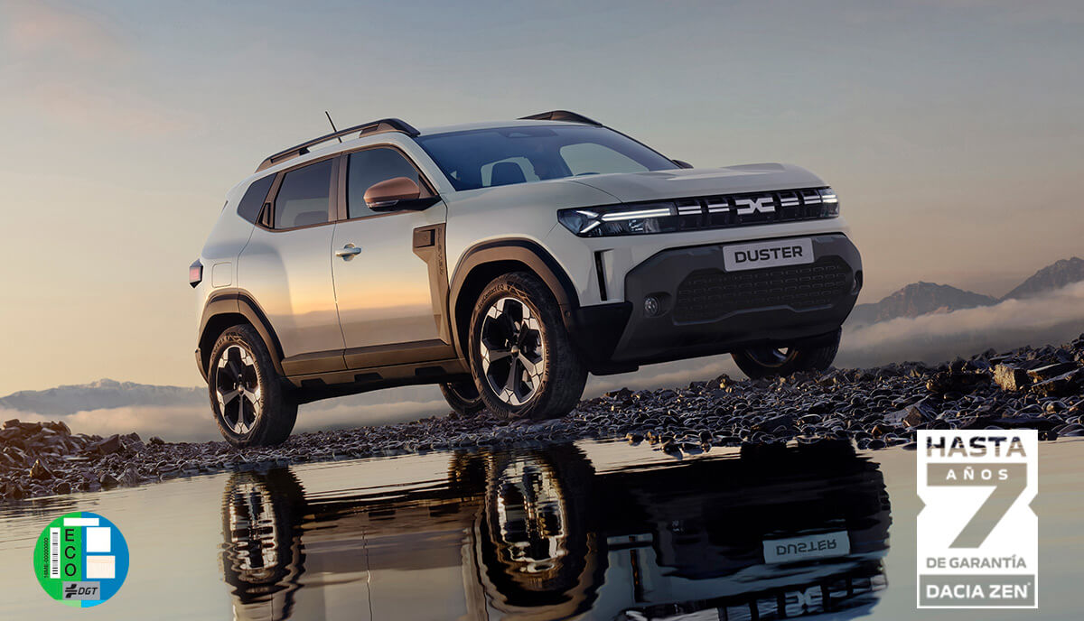 Nuevo Dacia Duster posando sobre terreno rocoso con etiqueta ECO y garantía de hasta 7 años
