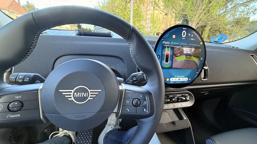 Mini-volante Probamos el MINI Countryman eléctrico: el MINI que ha crecido hasta convertirse en un SUV premium con personalidad propia