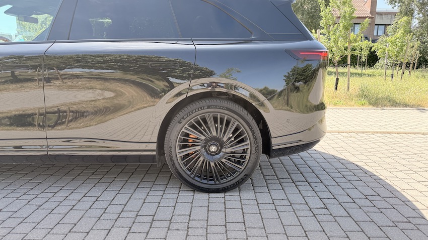 Xpeng-G9-Neumaticos Prueba XPENG G9 AWD Performance: carga ultrarrápida
