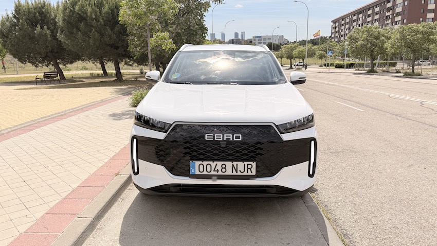Ebro-S400-frontal EBRO s400 HEV: el SUV urbano español que apuesta por la eficiencia híbrida, la tecnología y una dotación muy completa