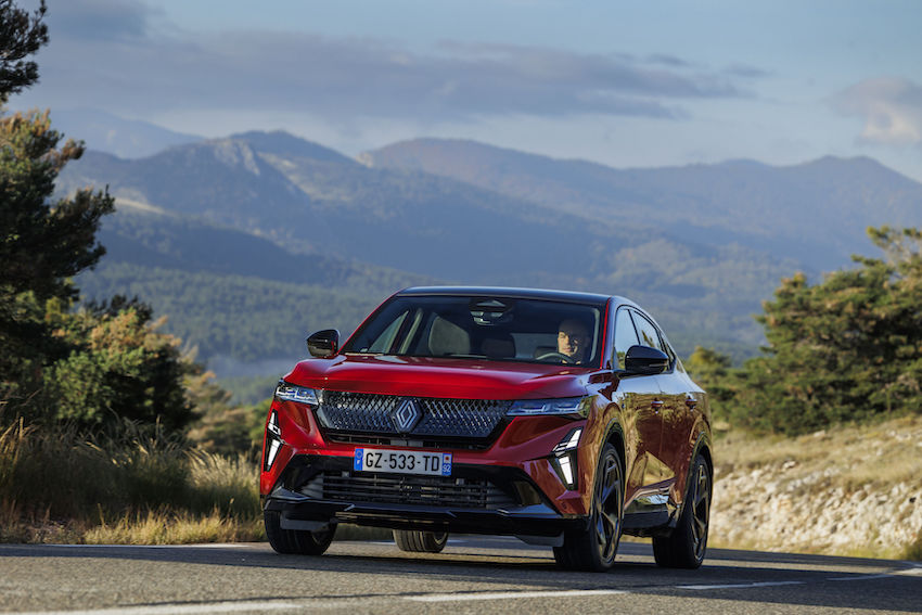 Renault_Rafale_E-Tech_4x4_300_CV_hibrido_enchufable-2 Los interiores mejor acabados del mercado generalista: calidad premium sin saltar al lujo