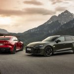 Audi RS 5 Sedan y Audi RS 5 Avant híbridos enchufables durante una sesión fotográfica en los Alpes.