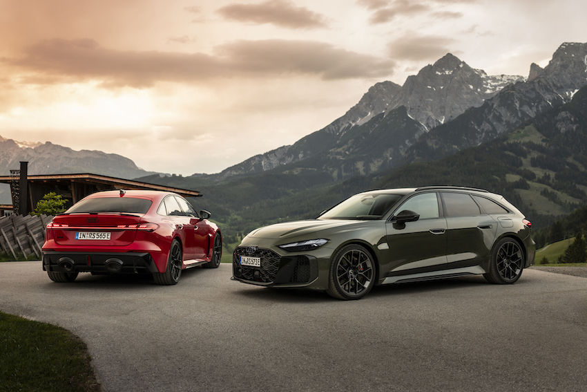 Audi RS 5 Sedan y Audi RS 5 Avant híbridos enchufables durante una sesión fotográfica en los Alpes.