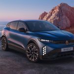 Nuevo Renault Megane E-Tech eléctrico con su renovado diseño frontal.