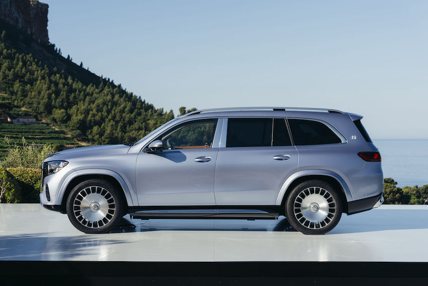 Mercedes-Maybach GLS en vista lateral con acabado de lujo.