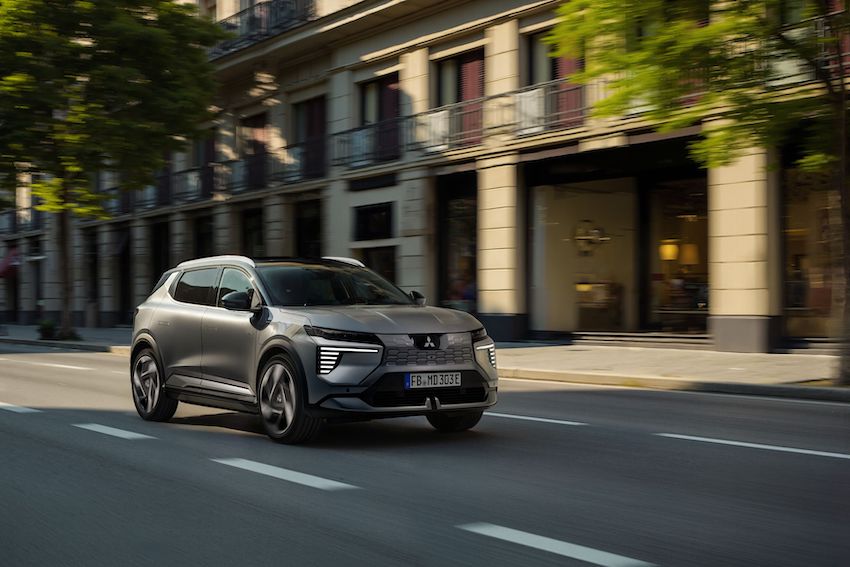 Eclipse Cross circulando por la ciudad