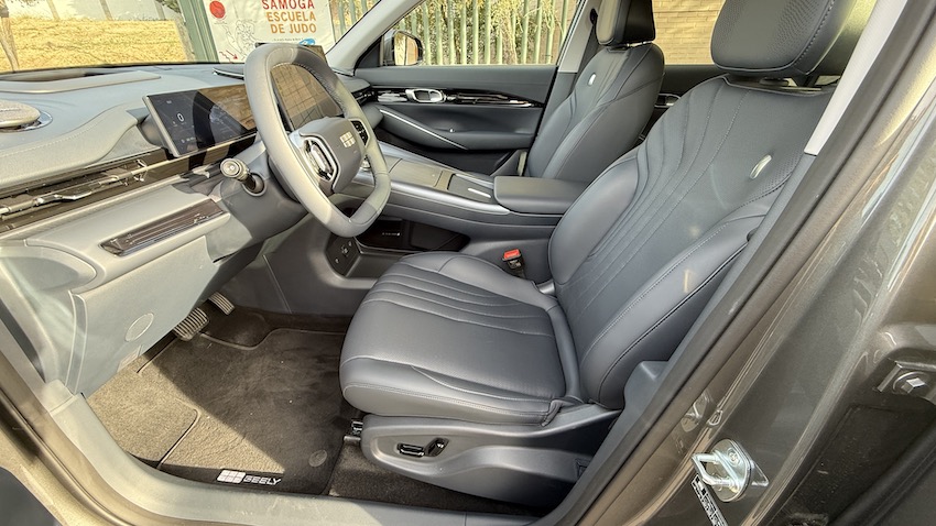 Geely-E5-asientos-delanteros Prueba Geely E5 MAX+: un SUV eléctrico de 218 CV