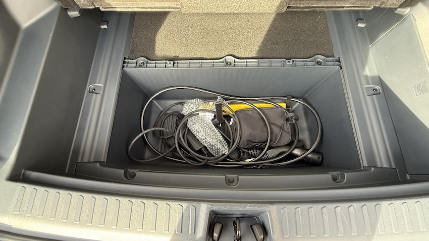 Geely-E5-maletero-secundario Prueba Geely E5 MAX+: un SUV eléctrico de 218 CV
