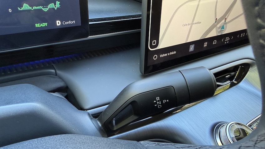 Geely-E5-palanca-marchas Prueba Geely E5 MAX+: un SUV eléctrico de 218 CV