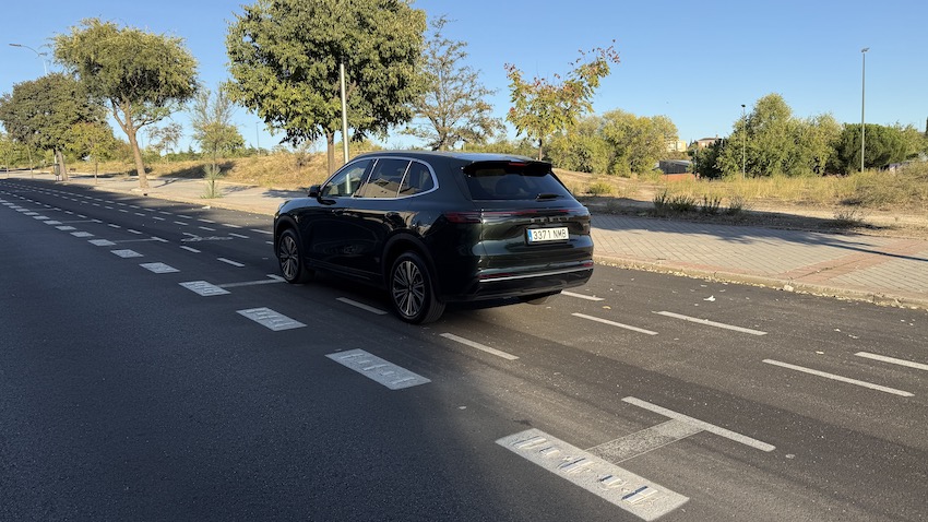 Geely-Starray-EM-i-en-autopista Prueba Geely Starray EM-i: un SUV híbrido enchufable que apuesta por el confort, la tecnología y el espacio
