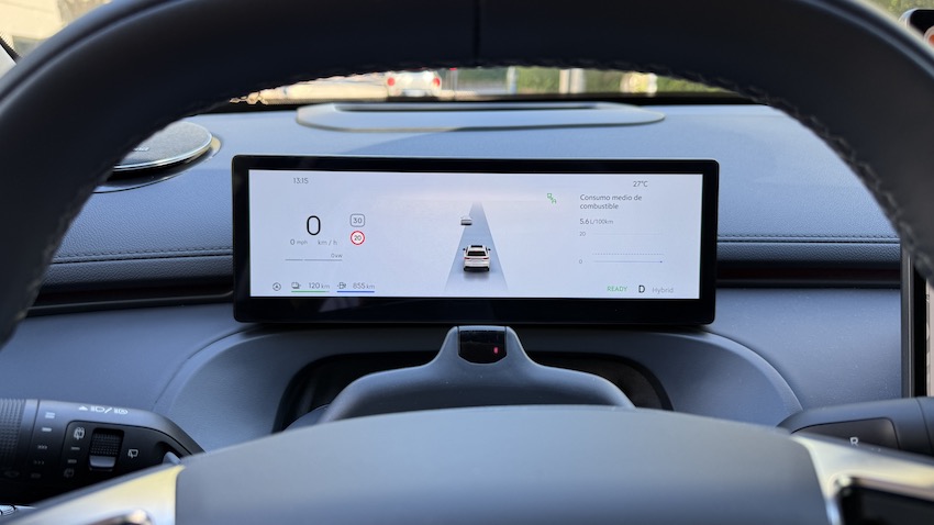 Geely-Starray-EM-i-pantalla-conductor Prueba Geely Starray EM-i: un SUV híbrido enchufable que apuesta por el confort, la tecnología y el espacio