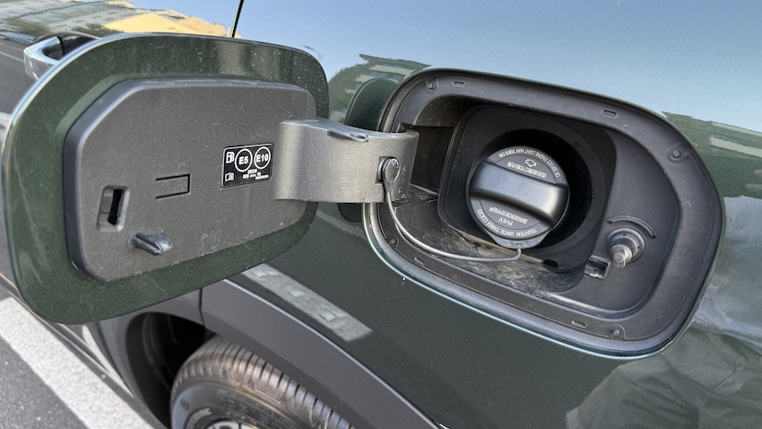 Geely-Starray-EM-i-tapon-gasolina Prueba Geely Starray EM-i: un SUV híbrido enchufable que apuesta por el confort, la tecnología y el espacio