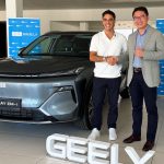 Del circuito a la carretera: Santiago Urrutia se pone al volante del Geely Starray EM-i